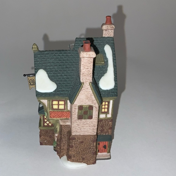 Pied Bull Inn & Sir John Falstaff Inn Dept 56 Ornaments - Picture 4 of 11